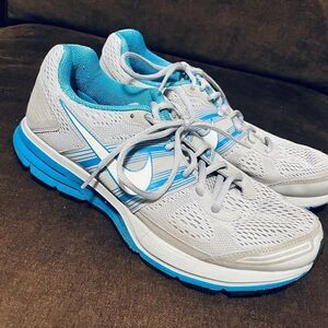Excellent Nike Air Zoom Pegasus 28 Light Grey Medium Blue Womens 9 US 40.5 EUR
